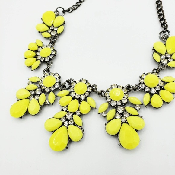 - Yellow Necklace Statement Piece Floral Bling Collar - Picture 1 of 7